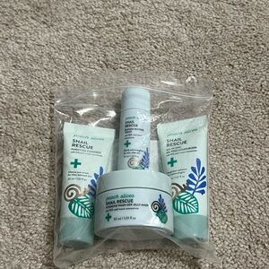 Peach Slices Snail Rescue Skincare Set